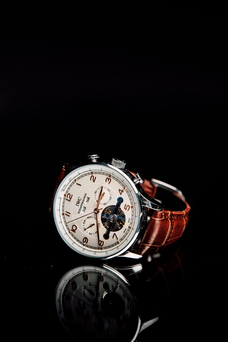 Đồng hồ nam máy Quartz mặt kính sapphire dây da nâu thanh lịch