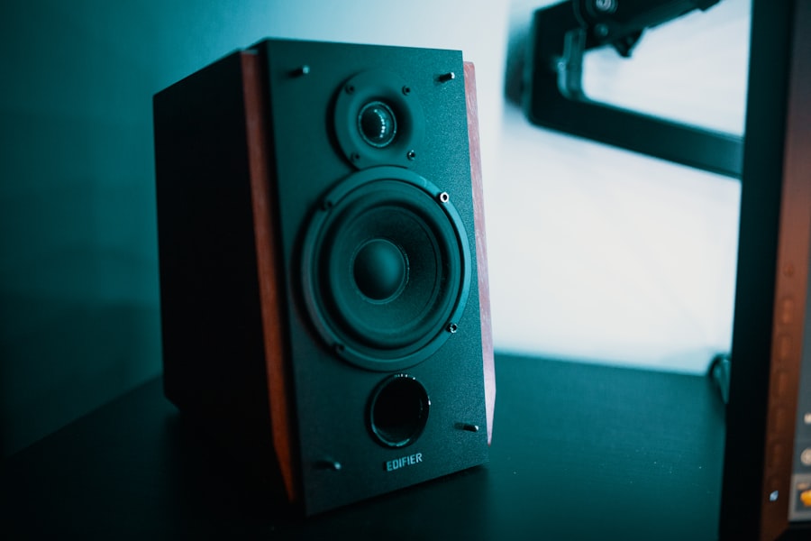 Loa Bluetooth để bàn mini vỏ vân gỗ trầm ấm