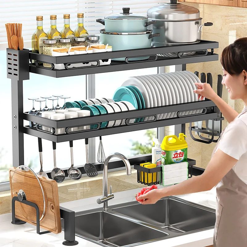 Kệ úp chén đĩa đặt trên bồn rửa